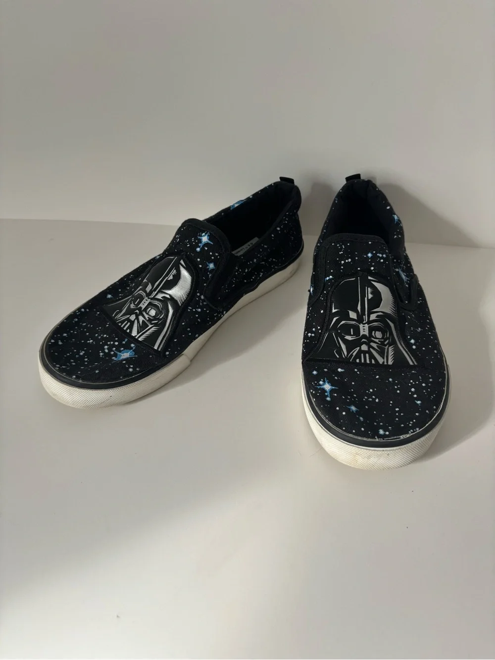 GAP Kids Black Darth Vader Slip-On Sneakers with Blue Star Print Size 3
